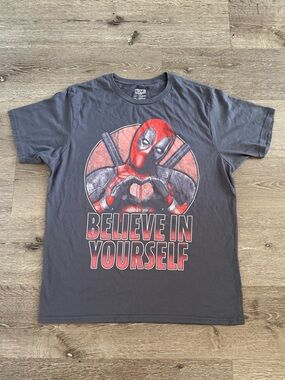 DEADPOOL BELIEVE IN YOURSELF Men’s Size L Graphic T-Shirt Short Sleeve